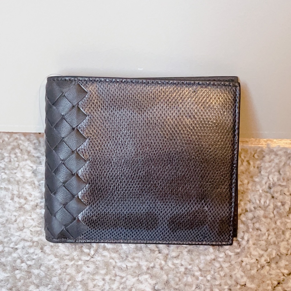New Bottega Veneta bifold wallet authentic